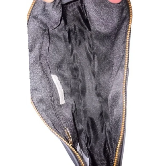 Universal Thread Black Handbag with Chain - Picture 3 of 5